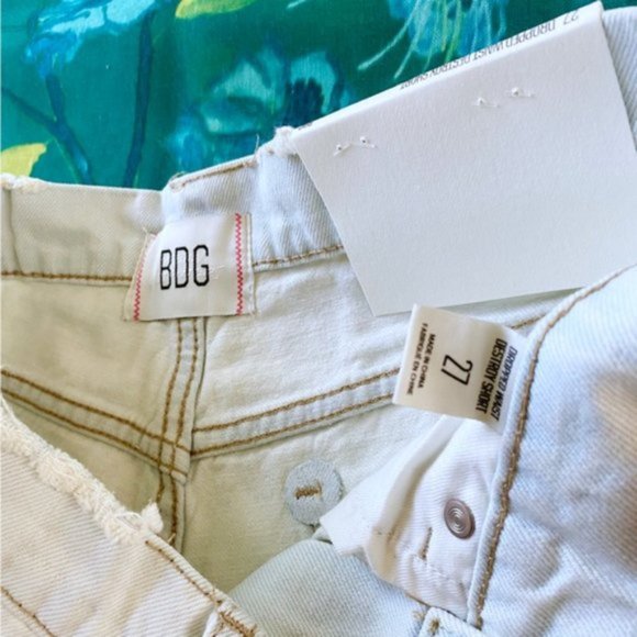 Urban Outfitters | BDG Dropped Waist Distressed Destroy Denim Short Light Blue - Picture 9 of 11